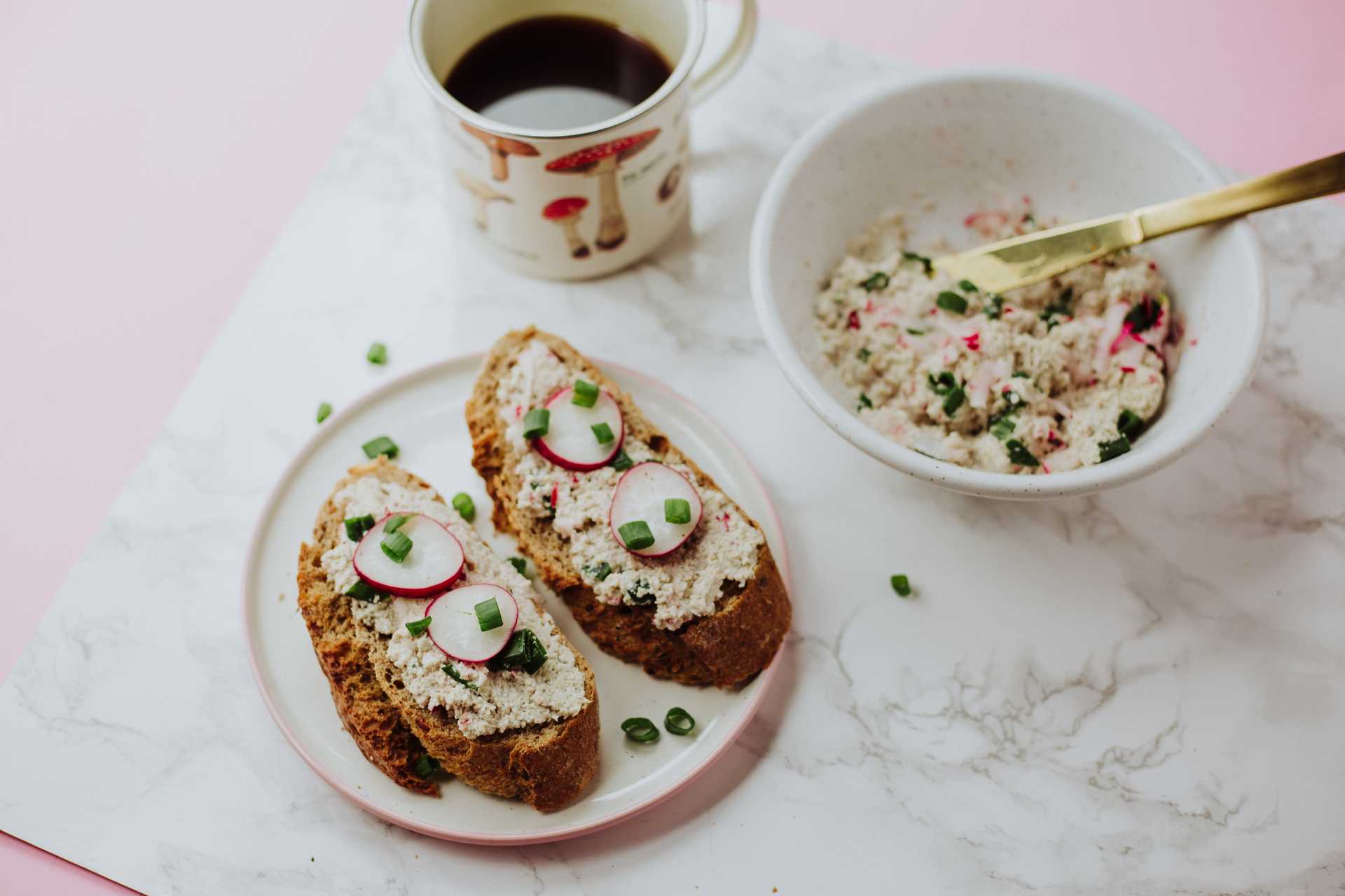 kanapki z twarożkiem ze słonecznika